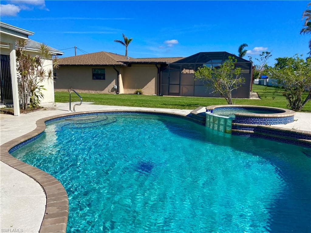 1810 SE 13th ST CAPE CORAL, FL 33990