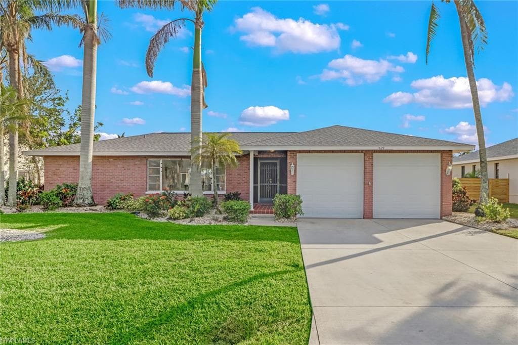 1820 SE 36th TER CAPE CORAL, FL 33904