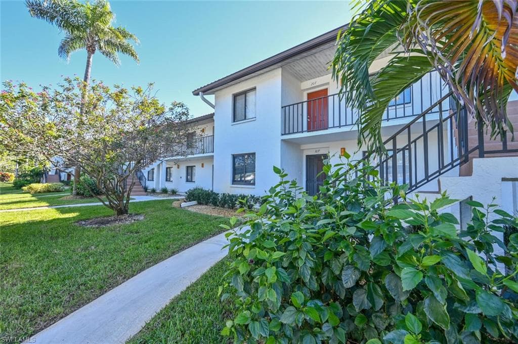 4987 Pepper CIR I-107 NAPLES, FL 34113