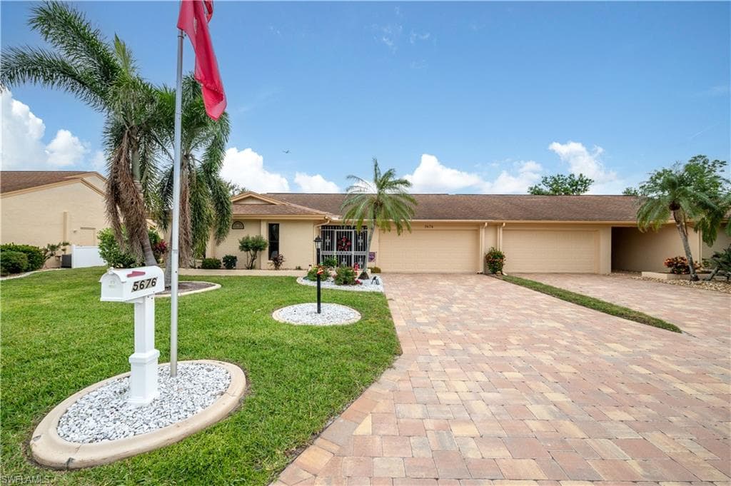 5676 Arvine CIR FORT MYERS, FL 33919