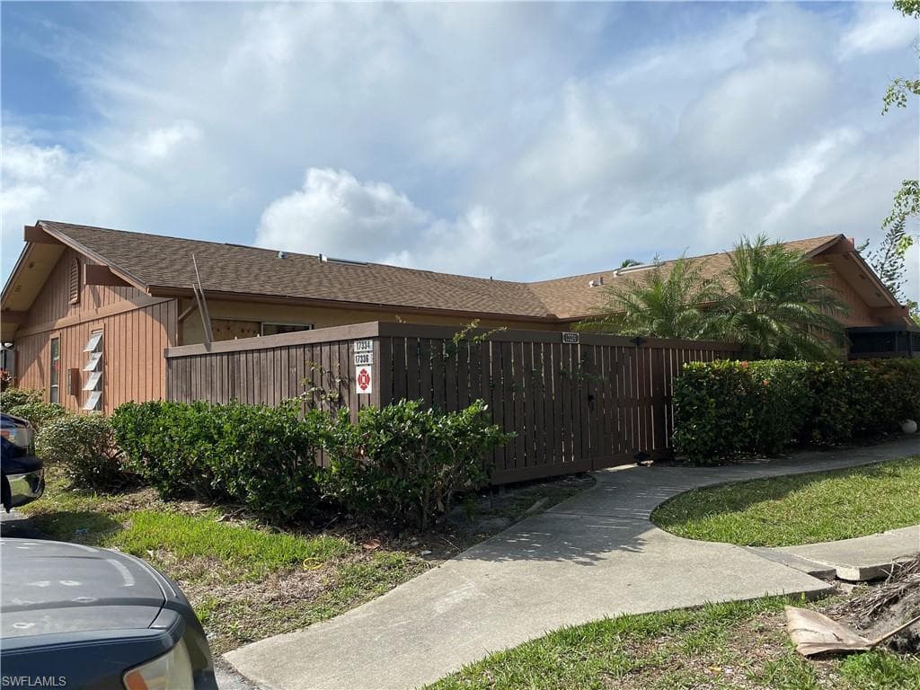 17334 Birchwood LN FORT MYERS, FL 33908