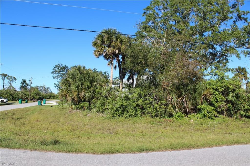 119 Blue RD ROTONDA WEST, FL 33947