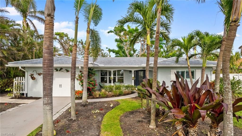 253 Bayshore DR CAPE CORAL, FL 33904