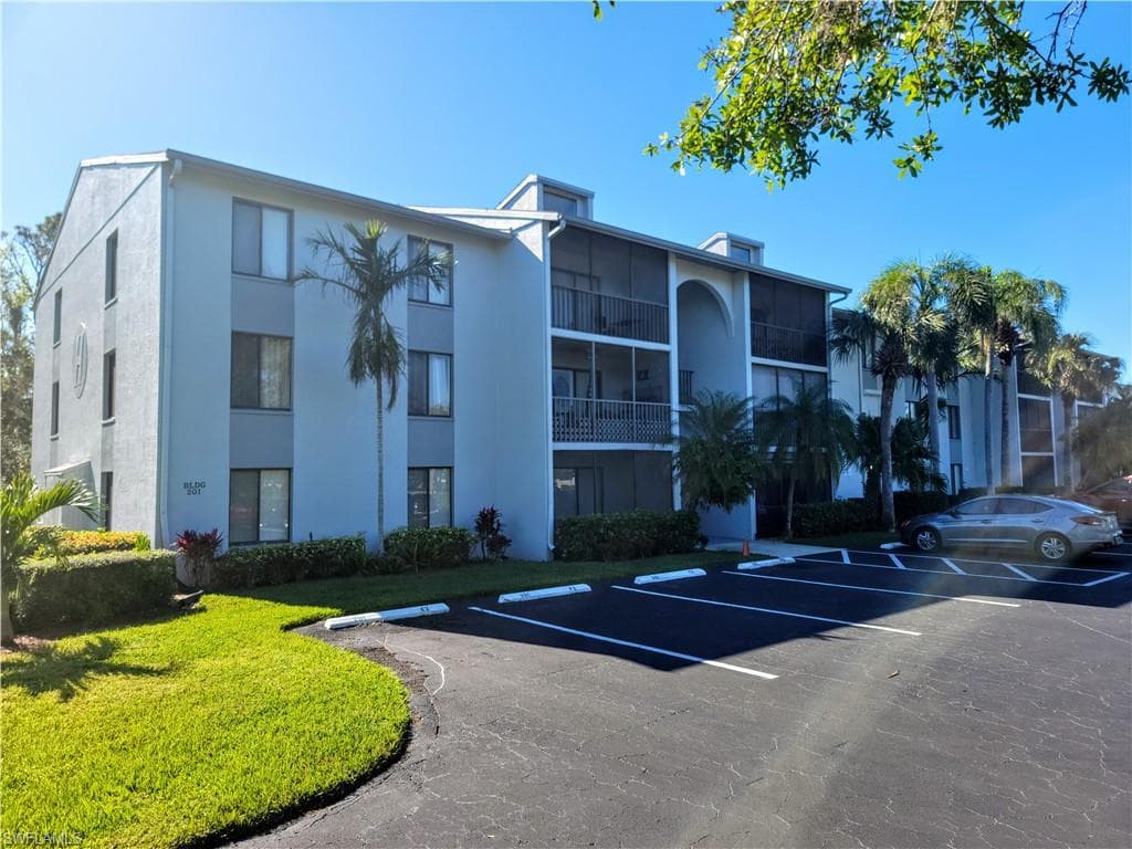 9650 Green Cypress LN 20 FORT MYERS, FL 33905