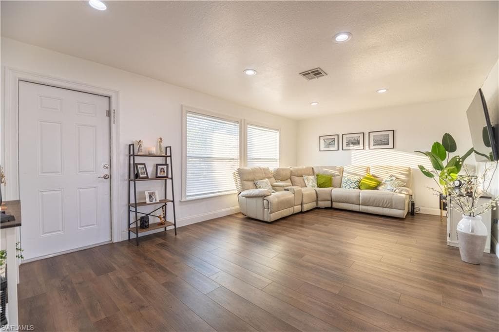 3515 4th AVE CAPE CORAL, FL 33904