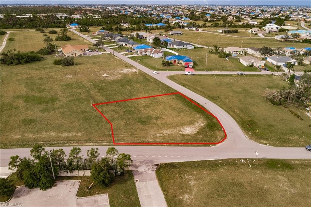 716 NE 4th TER CAPE CORAL, FL 33909
