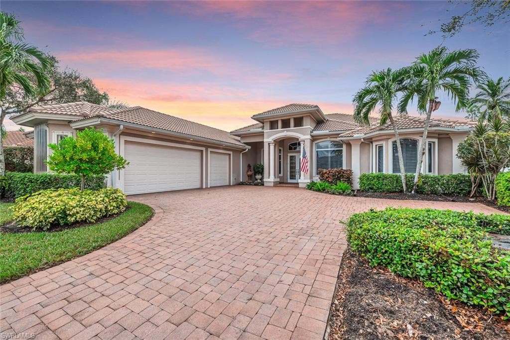 5927 Barclay LN NAPLES, FL 34110