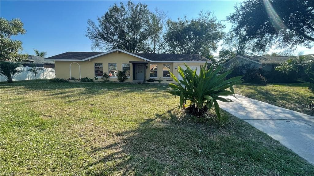 228 Oakside ST LEHIGH ACRES, FL 33936