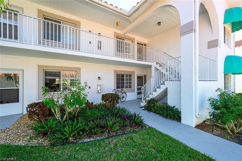 250 Gabriel CIR 12 NAPLES, FL 34104