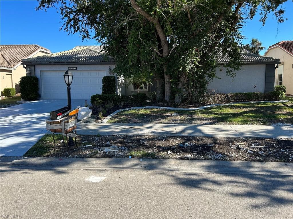 16231 Kelly Woods DR FORT MYERS, FL 33908