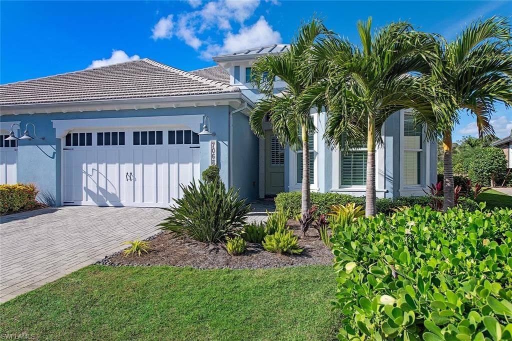 7068 DOMINICA DR NAPLES, FL 34113