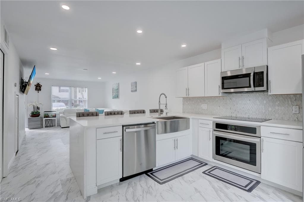 731 Elkcam CIR A109 MARCO ISLAND, FL 34145