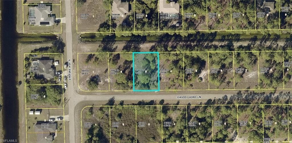 707 David Laird LN LEHIGH ACRES, FL 33974