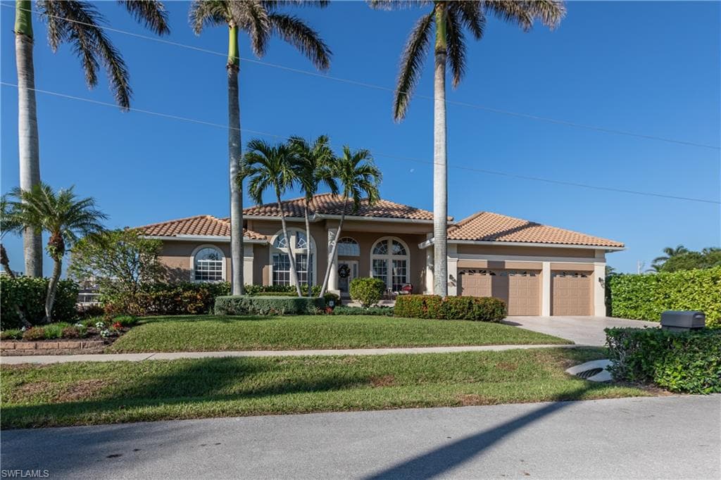 444 River CT MARCO ISLAND, FL 34145