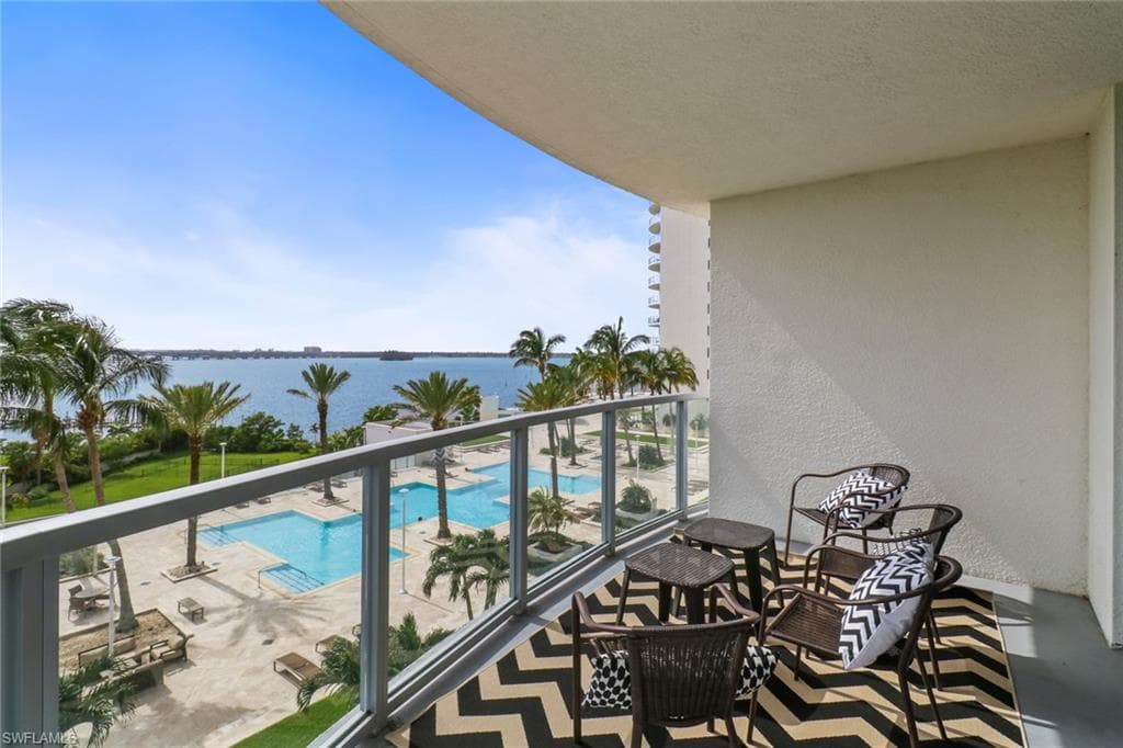 3000 Oasis Grand BLVD 701 FORT MYERS, FL 33916
