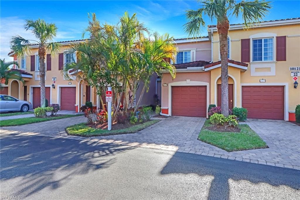 10121 Villagio Palms WAY 103 ESTERO, FL 33928