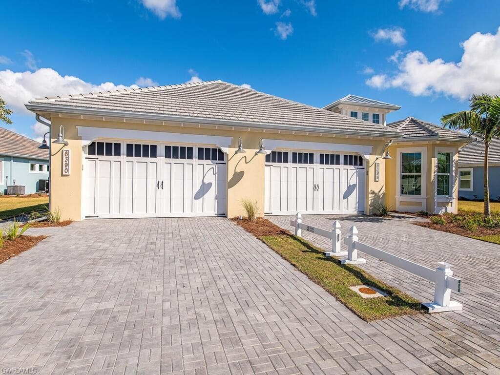 6390 Negril Isle CT NAPLES, FL 34113