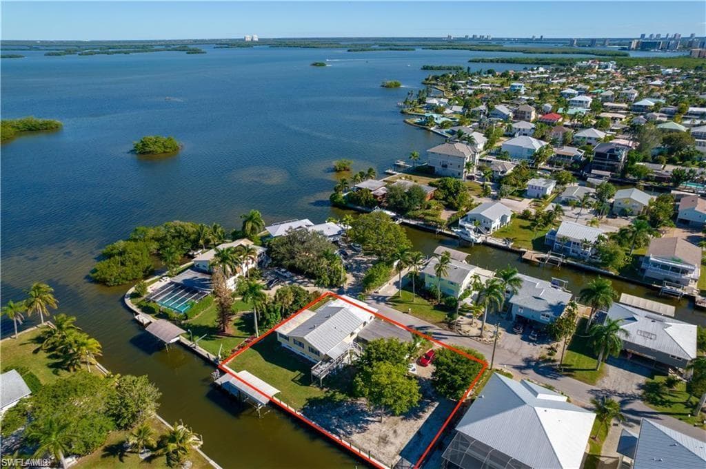 269 Driftwood LN FORT MYERS BEACH, FL 33931