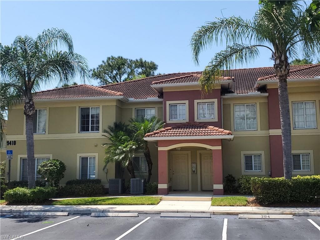 9410 Ivy Brook RUN 203 FORT MYERS, FL 33913