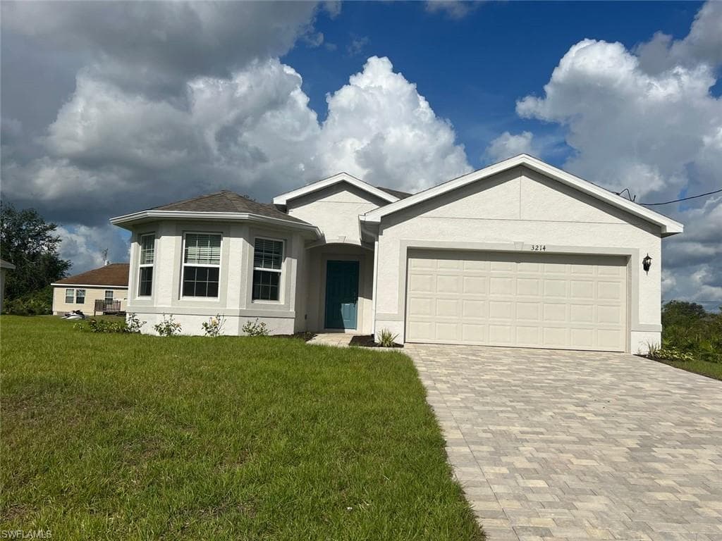 3214 38th ST SW LEHIGH ACRES, FL 33976