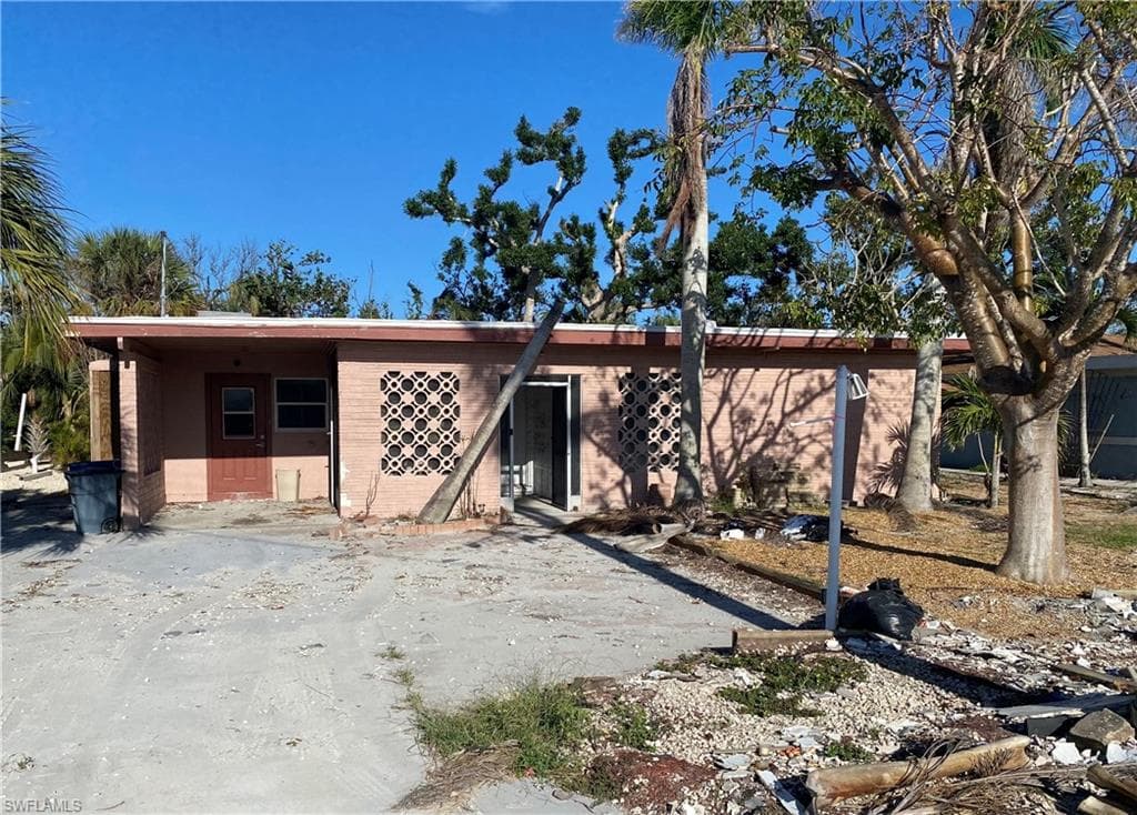 425 Donora BLVD FORT MYERS BEACH, FL 33931