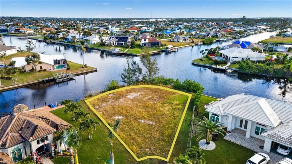 2801 39th ST CAPE CORAL, FL 33914