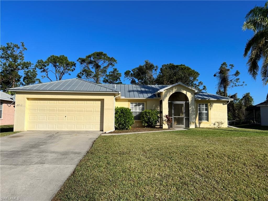 2712 9th ST W LEHIGH ACRES, FL 33971
