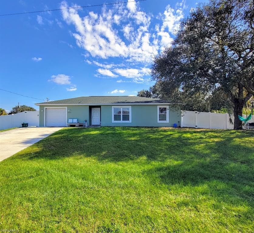 2063 Detroit DR LABELLE, FL 33935