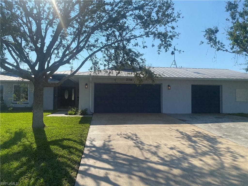216 SE 27th ST CAPE CORAL, FL 33904