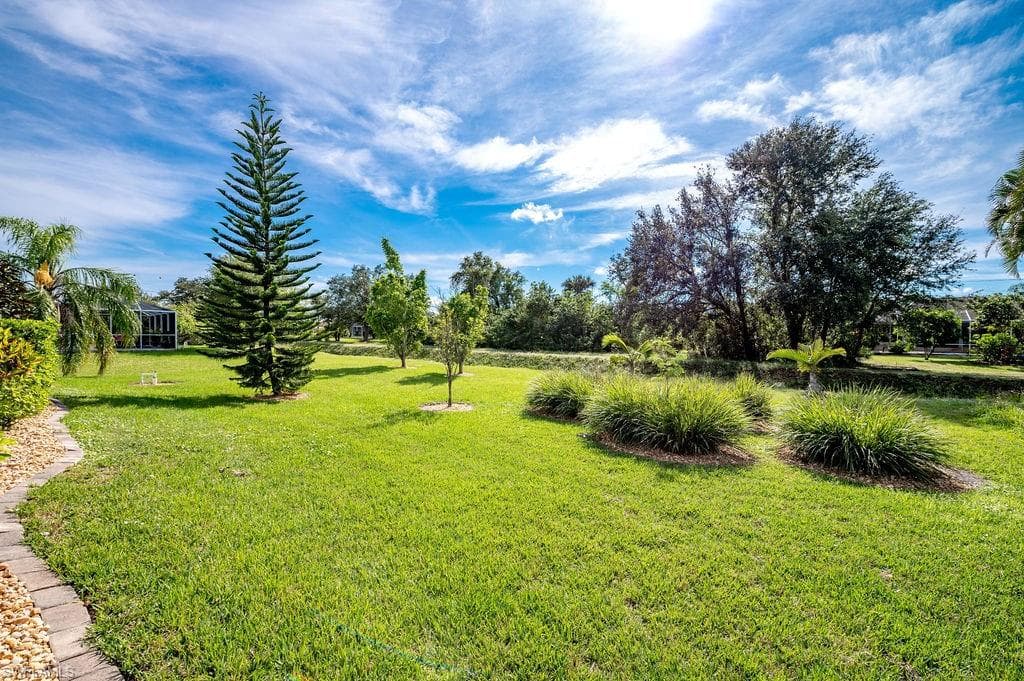 13813 5th ST FORT MYERS, FL 33905