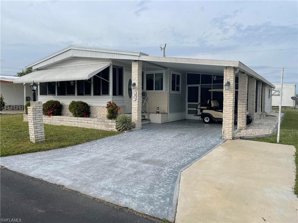 3025 Longview LN NORTH FORT MYERS, FL 33917