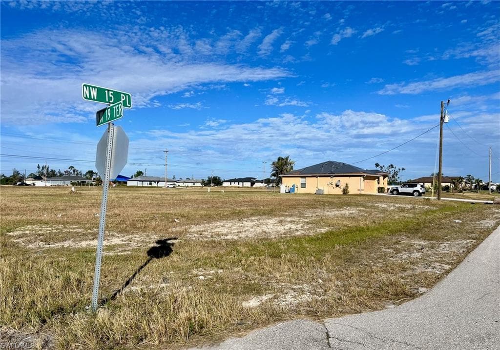 1916 NW 15th PL CAPE CORAL, FL 33993