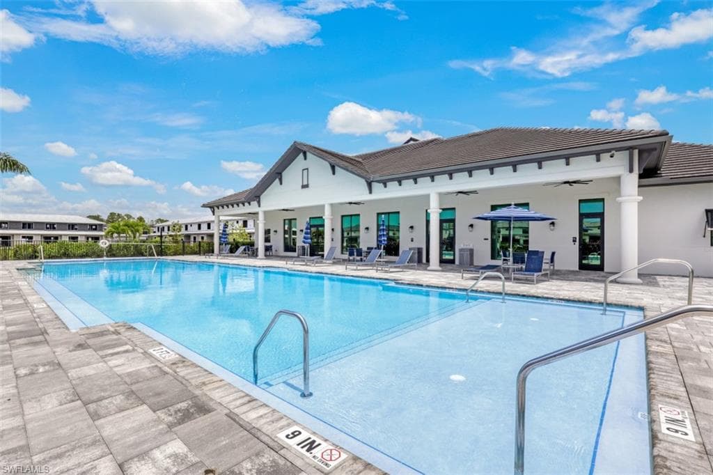 7570 Rockefeller DR NAPLES, FL 34119