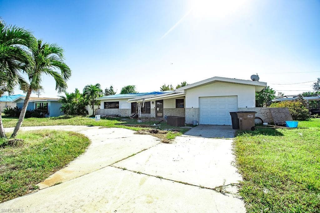 740 Tower DR CAPE CORAL, FL 33904