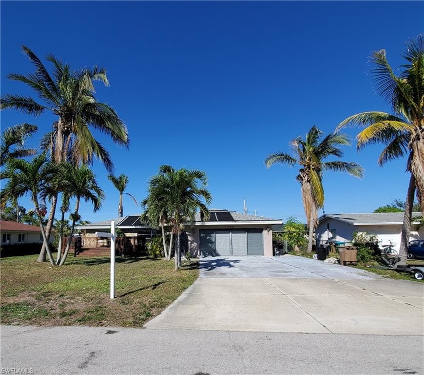 713 Sesame CT CAPE CORAL, FL 33904