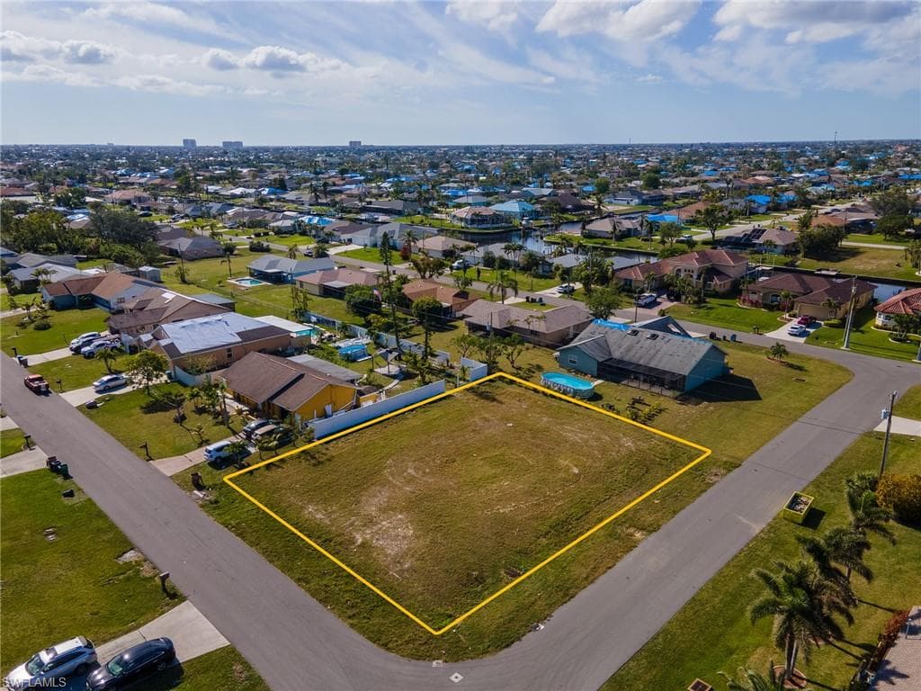 3704 SW 1st AVE CAPE CORAL, FL 33914