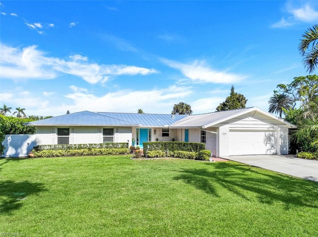 1229 28th AVE N NAPLES, FL 34103