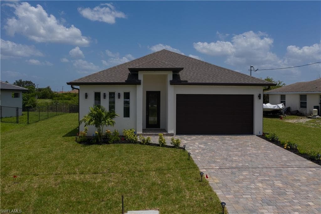 1027 NE 10th PL CAPE CORAL, FL 33909