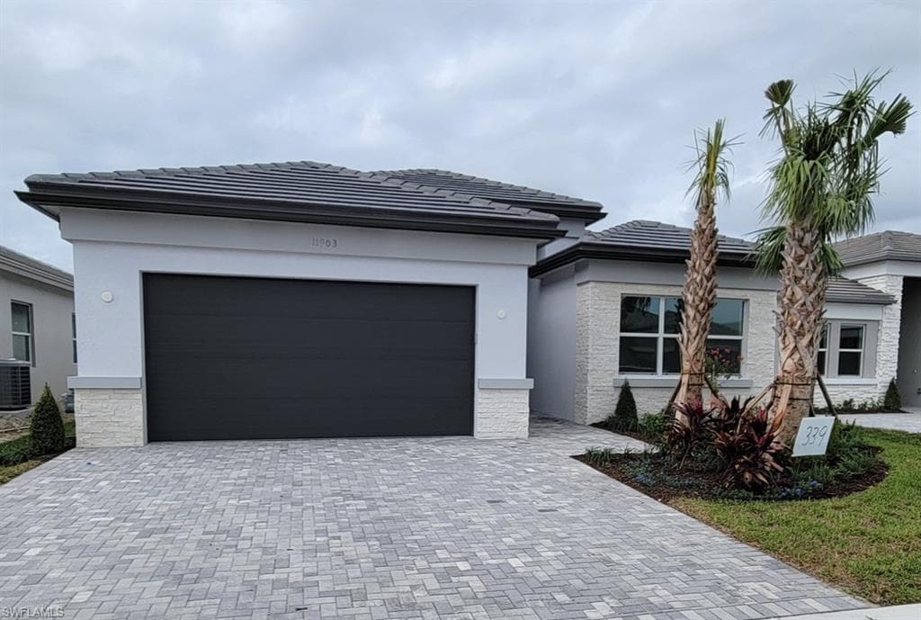 11903 Gardenia AVE NAPLES, FL 34120