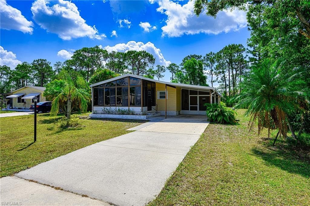 26236 Squire LN NW BONITA SPRINGS, FL 34135