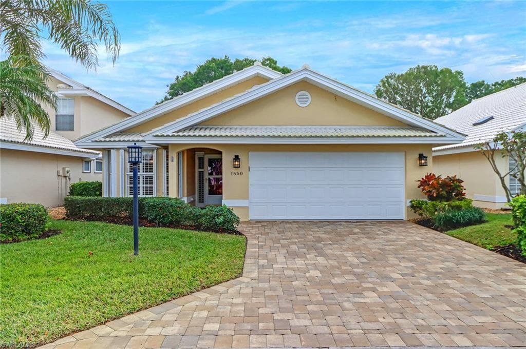 1550 Weybridge CIR 37 NAPLES, FL 34110