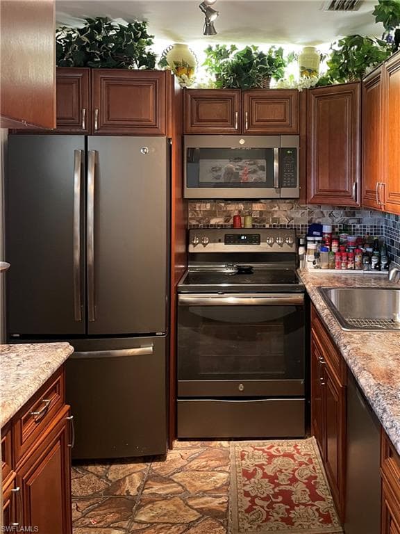 1523 Tropic TER NORTH FORT MYERS, FL 33903