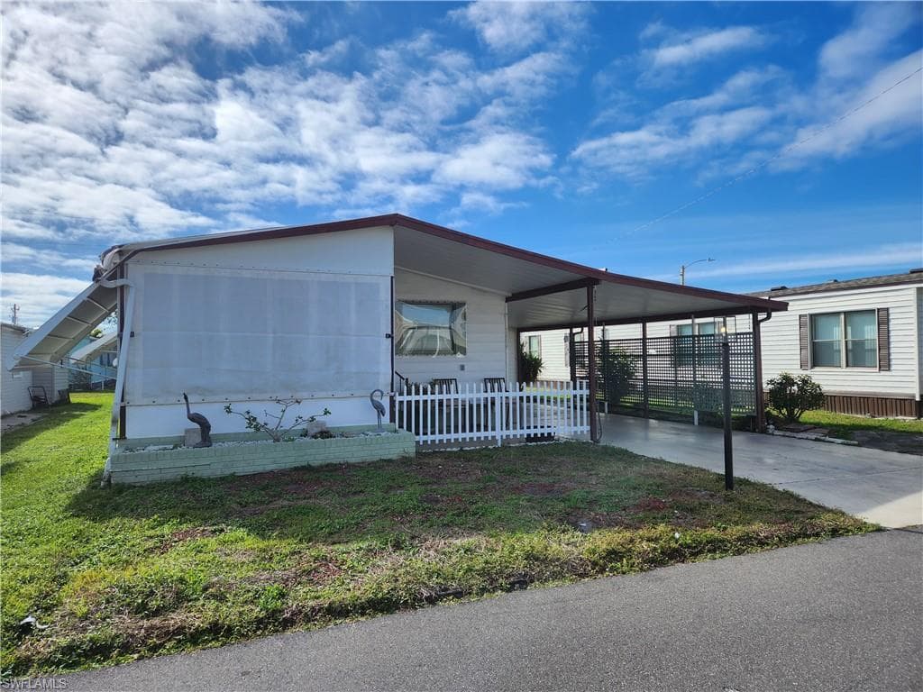 3404 Rainbow LN NORTH FORT MYERS, FL 33903