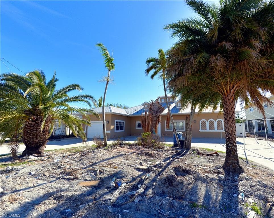330 Madison CT FORT MYERS BEACH, FL 33931