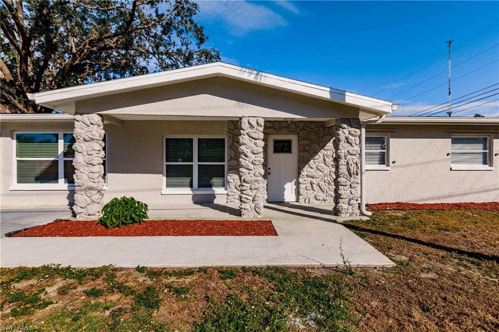 1870 Queen CT NORTH FORT MYERS, FL 33917