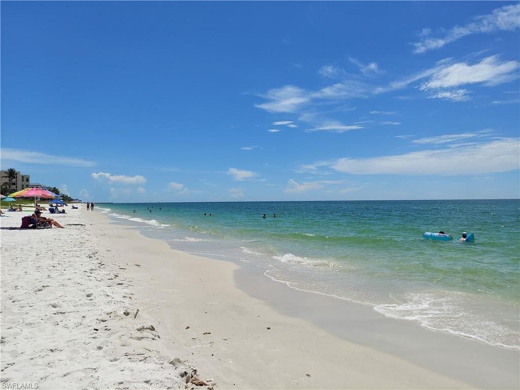 2555 Tamiami TRL N 204 NAPLES, FL 34103
