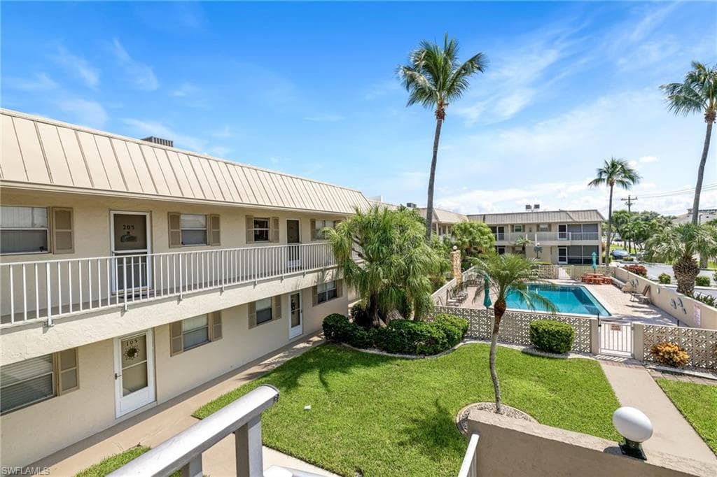 909 SE 46th LN 206 CAPE CORAL, FL 33904