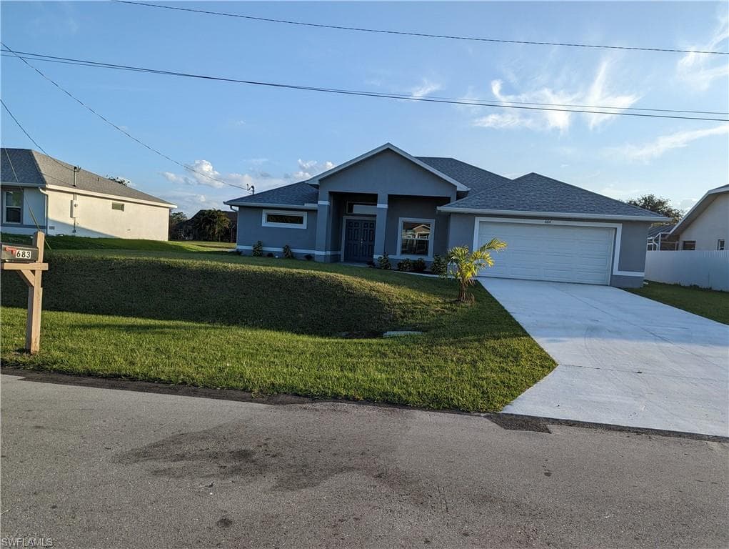 684 Manhattan ST E LEHIGH ACRES, FL 33974