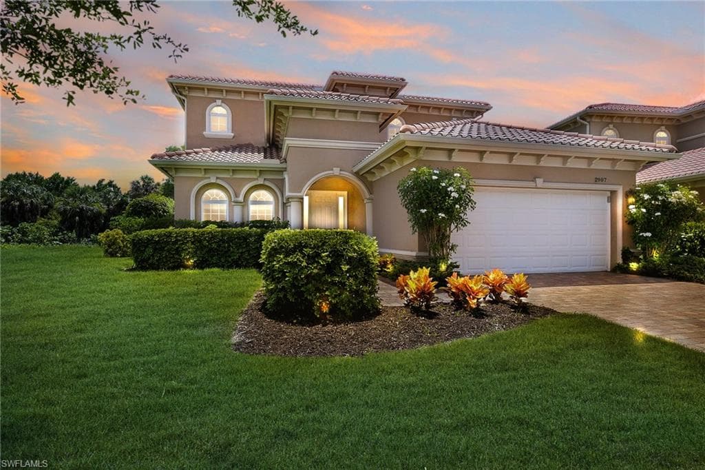 2907 Coco Lakes DR NAPLES, FL 34105