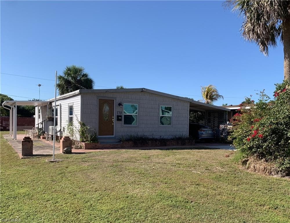 170 Pine Key LN NAPLES, FL 34114